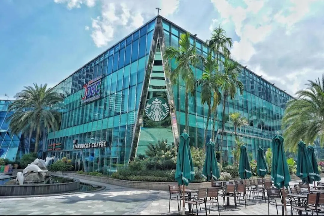 精简设计两卧两卫海景公寓2-4人入住 金海湾danga Bay Johor Bahru