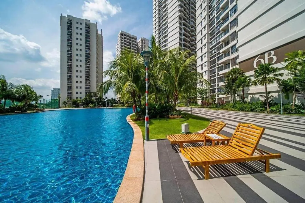 精简设计两卧两卫海景公寓2-4人入住 金海湾danga Bay Johor Bahru Daire