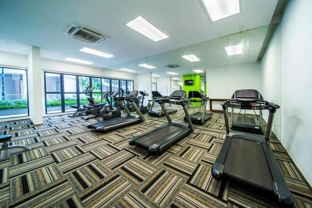 精简设计两卧两卫海景公寓2-4人入住 金海湾danga Bay Johor Bahru Malezya