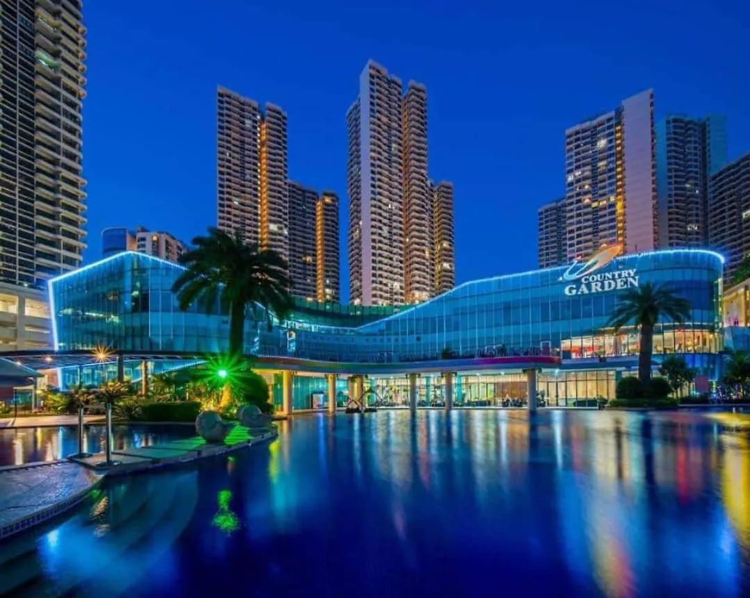 精简设计两卧两卫海景公寓2-4人入住 金海湾danga Bay Johor Bahru 0*,  Malezya