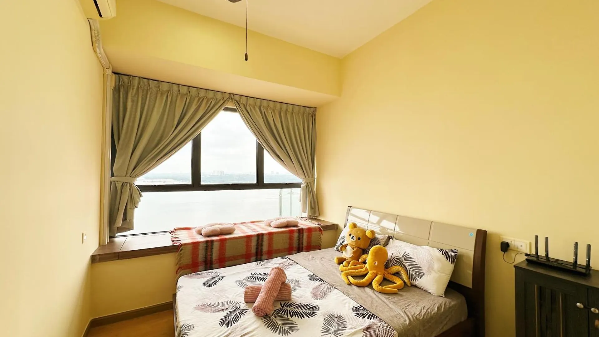 精简设计两卧两卫海景公寓2-4人入住 金海湾danga Bay Johor Bahru Malezya